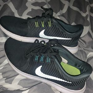 Nike tennis shoes